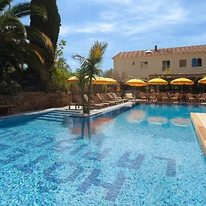 https://hotel-la-piscine.fr-provencehotel.com